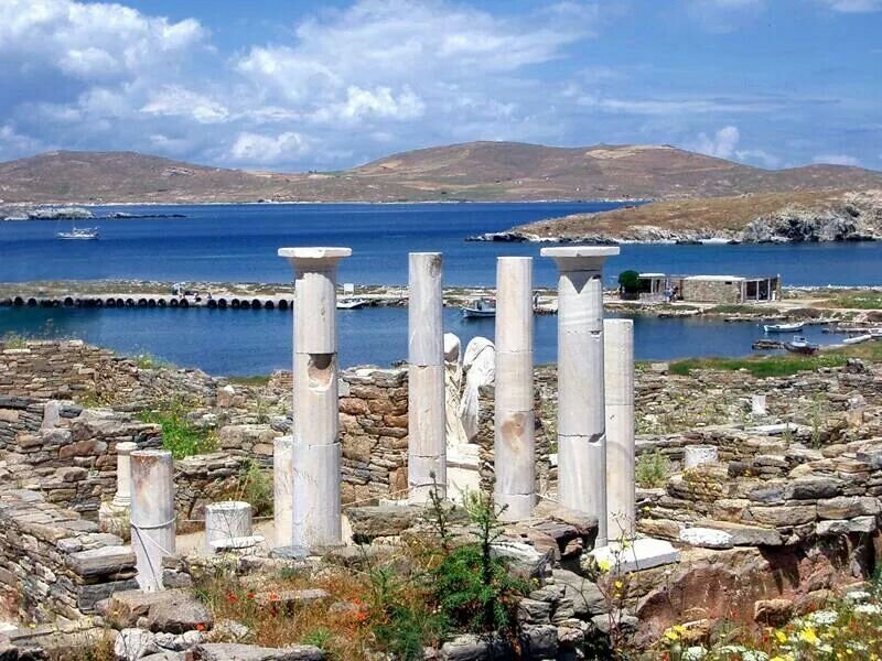2700 year old sacred Delos seen on guided private tour by Archaeologous,